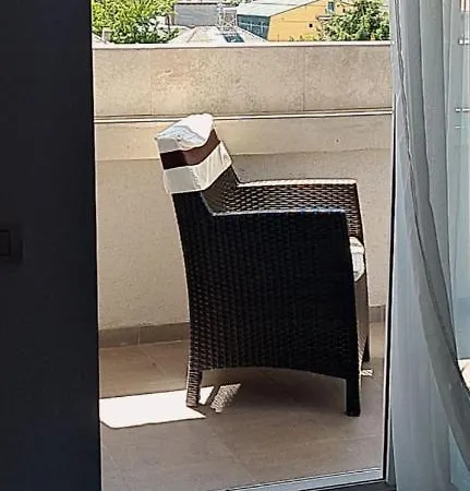 Davi 3* كوستِنيست